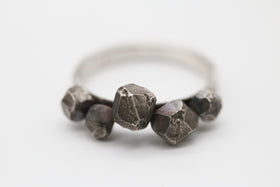 Ring Pebbles